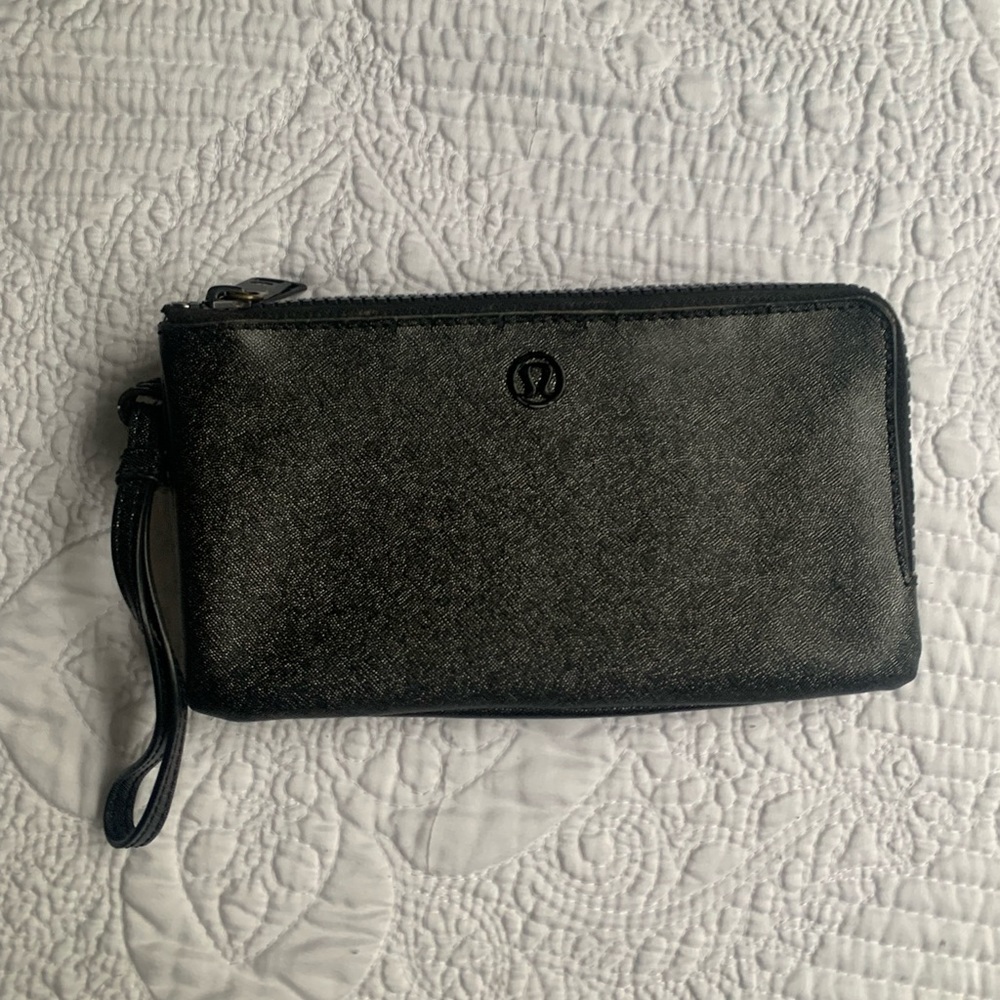 Lululemon hand held bag. 💼